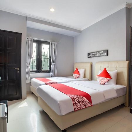 Oyo 105 La Maison D Ilona Jakarta Buitenkant foto